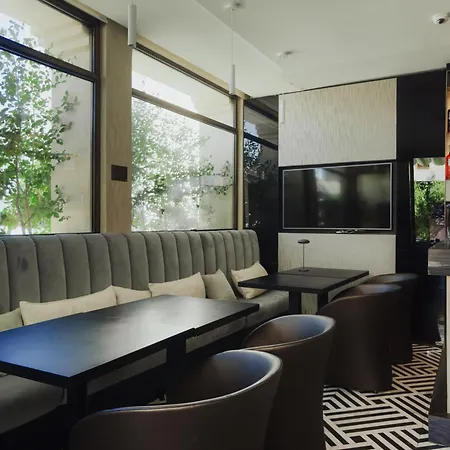 Casa 300mila Guest house